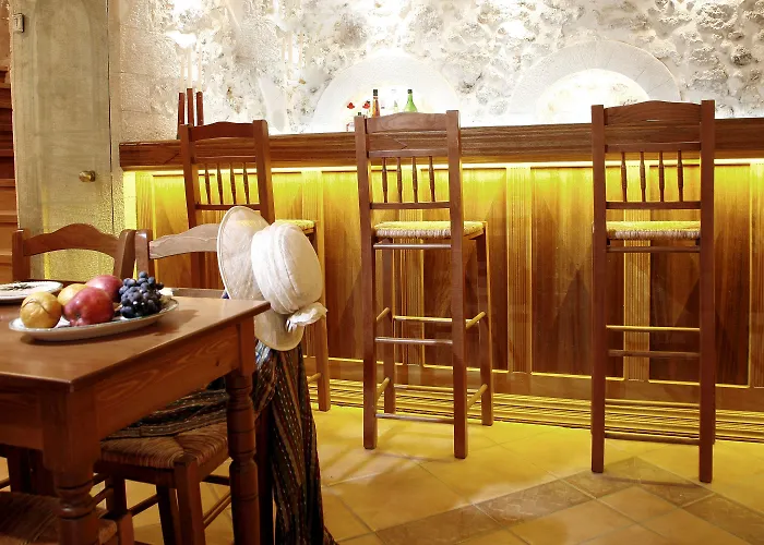 Leo Hotel