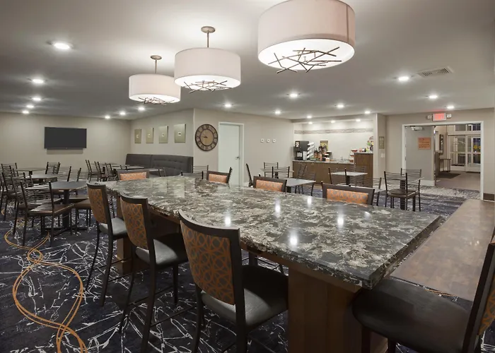 Grandstay Hotel & Suites - Morris