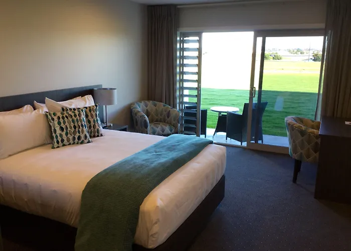 East Pier Hotel