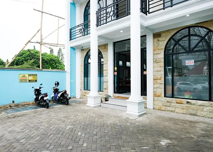 Sans Arya Hotel Batu