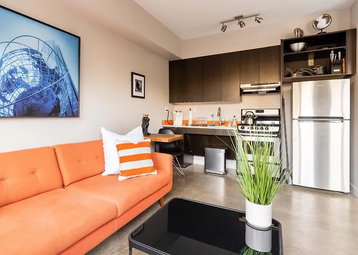 Stay Portland - Bright Studio Apartment - Food Carts & Local Shops