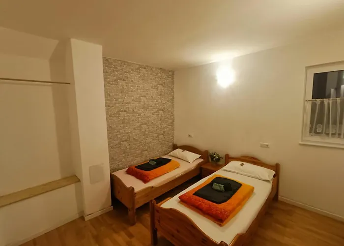 ZeitWinkelHaus-First floor apartment with garden