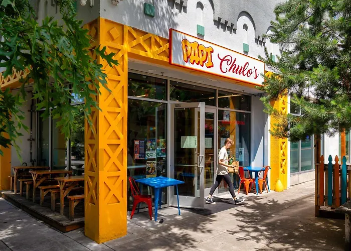 Stay Portland - The Graffiti Alley Tiny House - Food, Art & Beer
