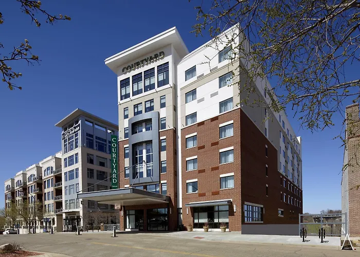 Courtyard By Marriott Akron Downtown