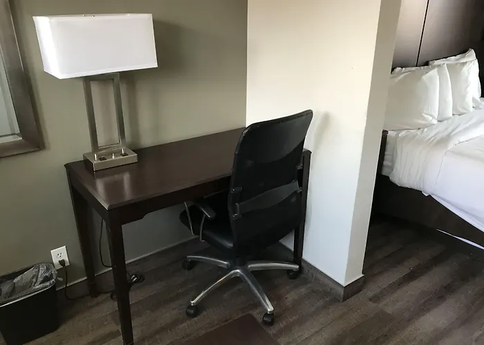Hi View Inn & Suites