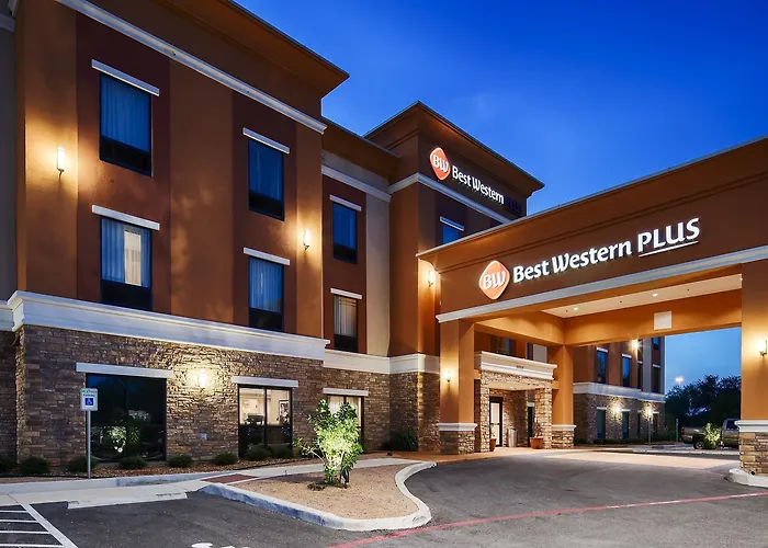 Best Western Plus Elmendorf Hotel San Antonio Hotel