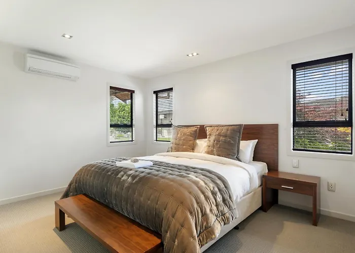 Karapiro Villas Resort