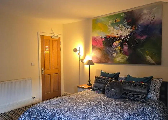 Honeymoon Suite - The Unicorn Hotel