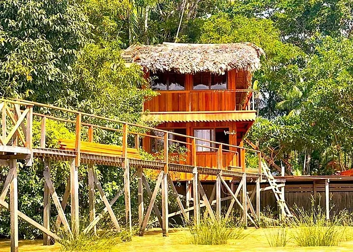 Jambu Hostel Combu