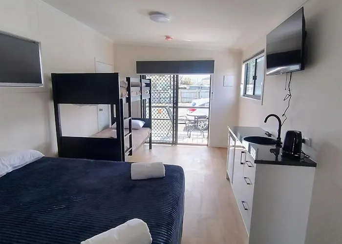 Guyra Club Cabins