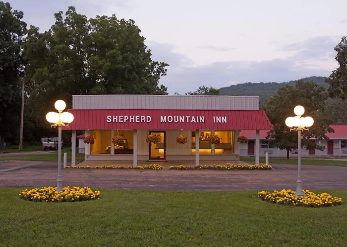 Shepherd Mountain Inn & Suites
