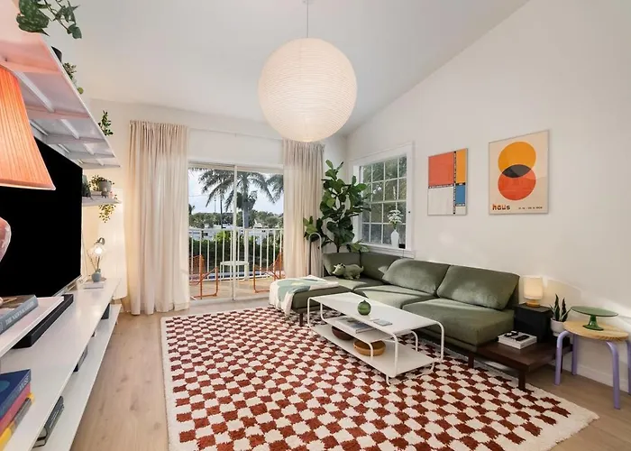 Modern Bauhaus Condo With Pool