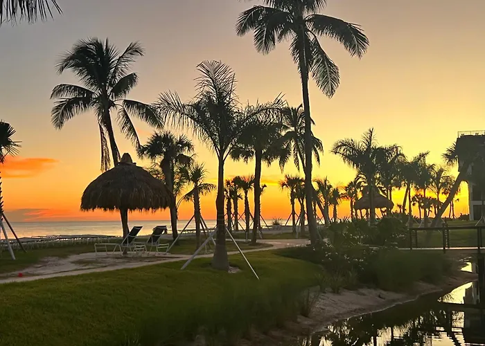 Pointe Santo E31 - Where The Sun Meets The Sea