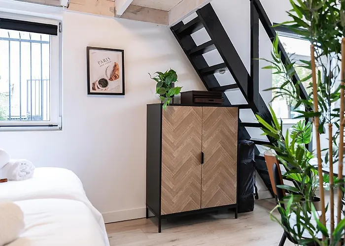 4P, City Center, Close To University & Station