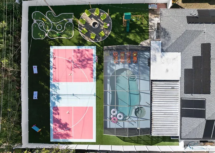 Electric Flamingo With Heated Pool, Pickleball, Mini Golf & Basketball