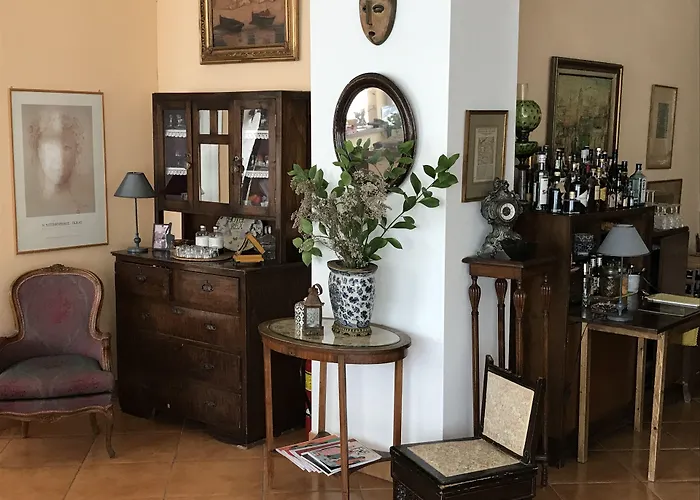 Rex Hotel - Bebeka's
