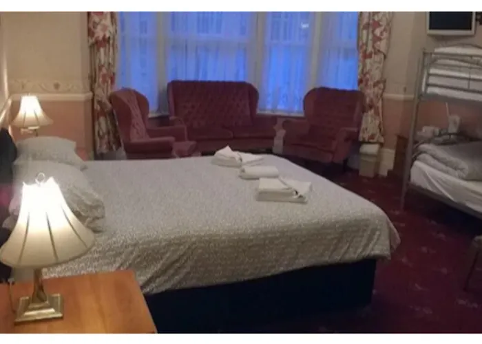 Welbeck Hotel - Close To Beach, Train Station & Southend Airport