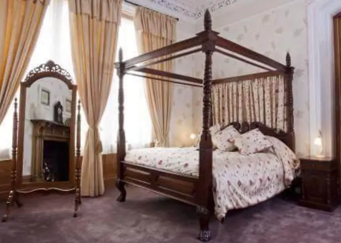 The Royal Hotel Tain