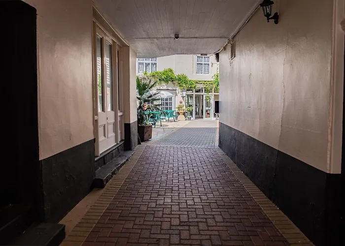 The Rose And Crown Hotel