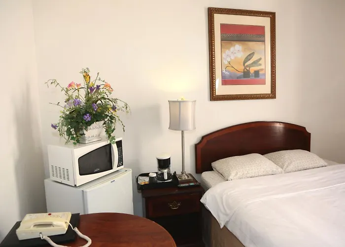 Nash Hotel