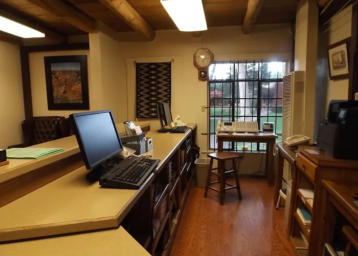 Thunderbird Lodge