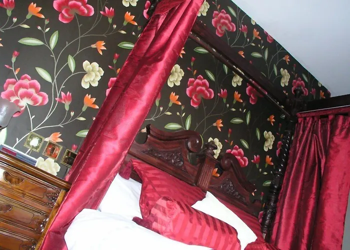 Hunters Lodge Hotel