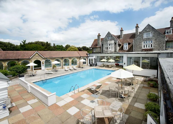 The Caledonian Island Hotel
