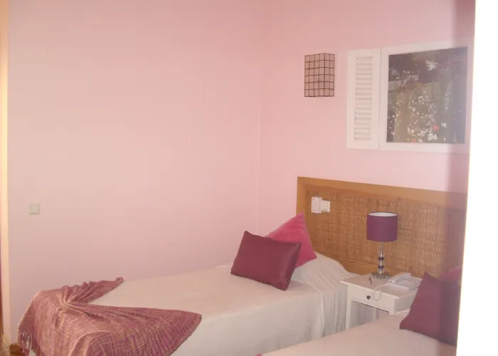 Kira'S Boutique Hotel