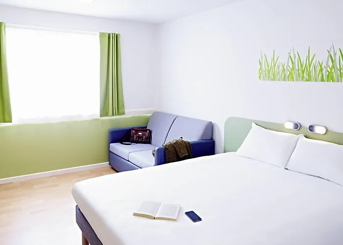 Warrington Motel, J20 M6 Lymm Services