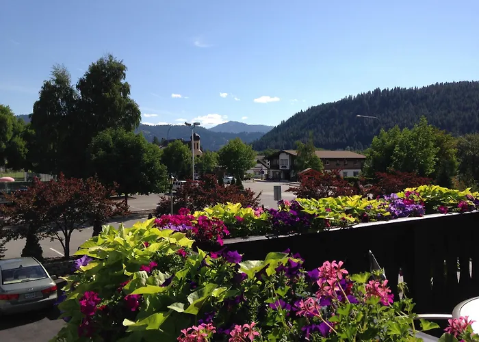 Linderhof Inn