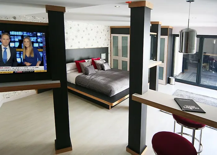 Damon'S Hotel