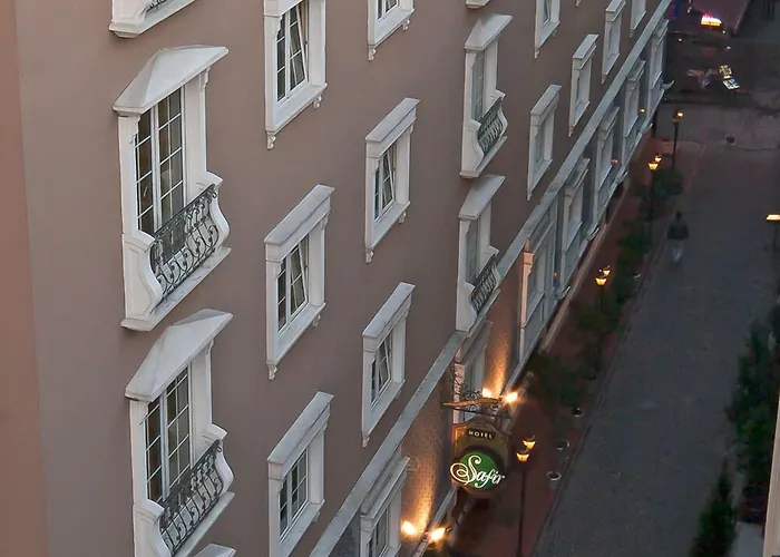 Hotel Sapphire