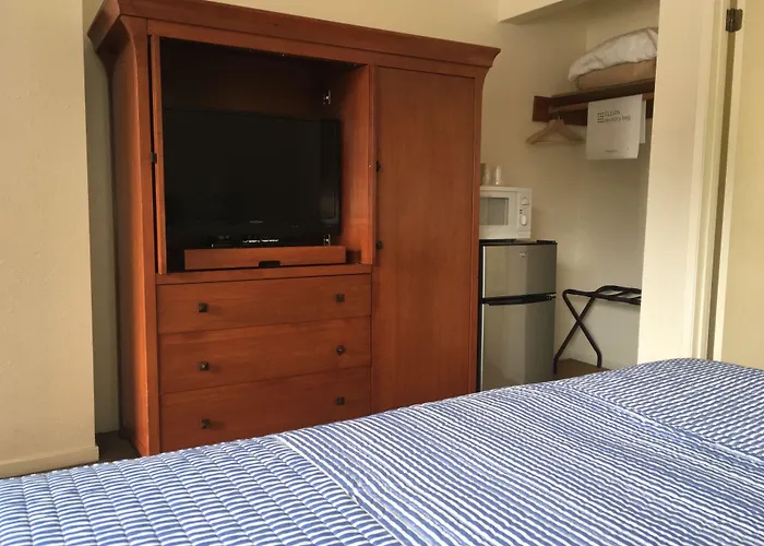 Surf & Sand Inn