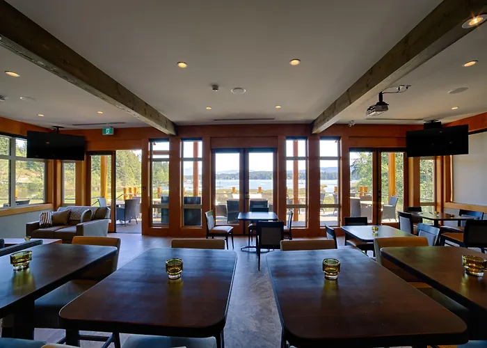 Sproat Lake Landing Resort
