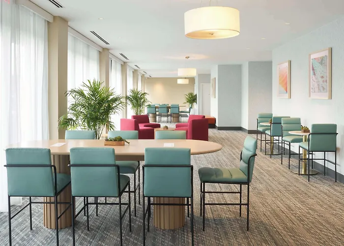 Doubletree By Hilton Miami North I-95