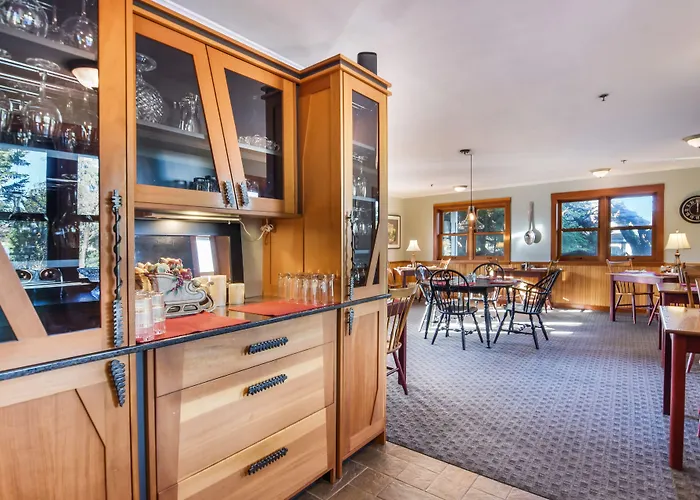 Wild Iris Inn