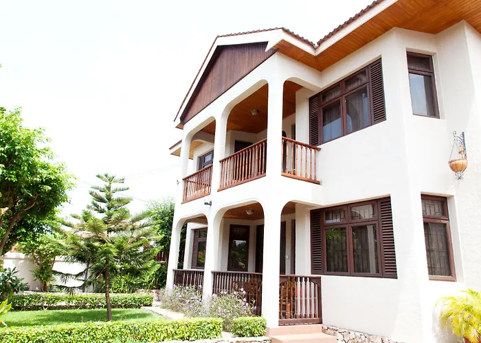 Mahogany Lodge, Cantonments