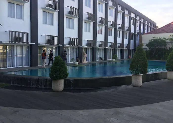 Front One Akshaya Hotel Karawang