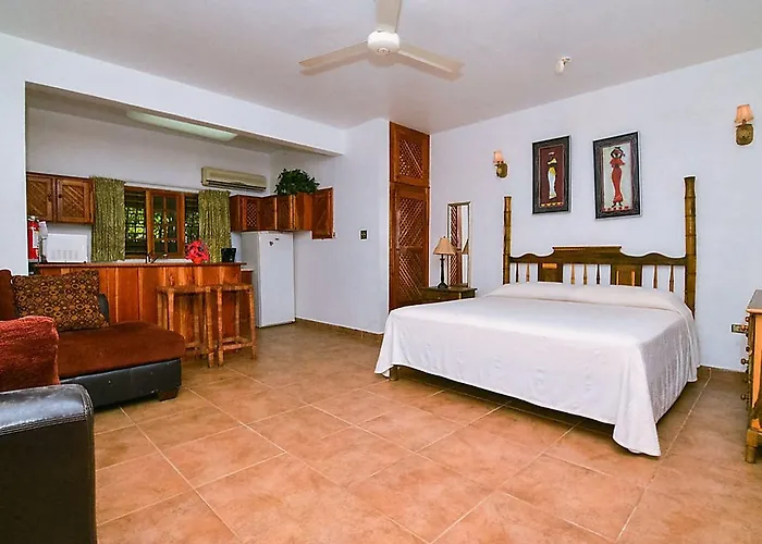 Beach House Condos, Negril