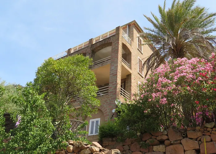 Hotel Colombo- Porto Corse