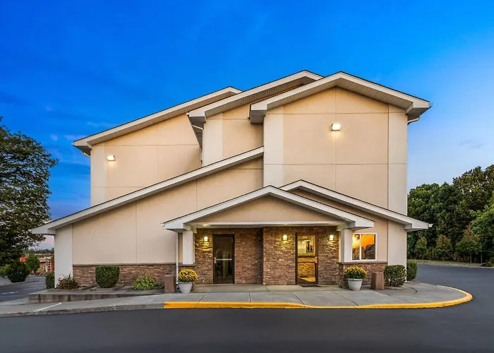 Super 8 By Wyndham Latham - Albany Airport
