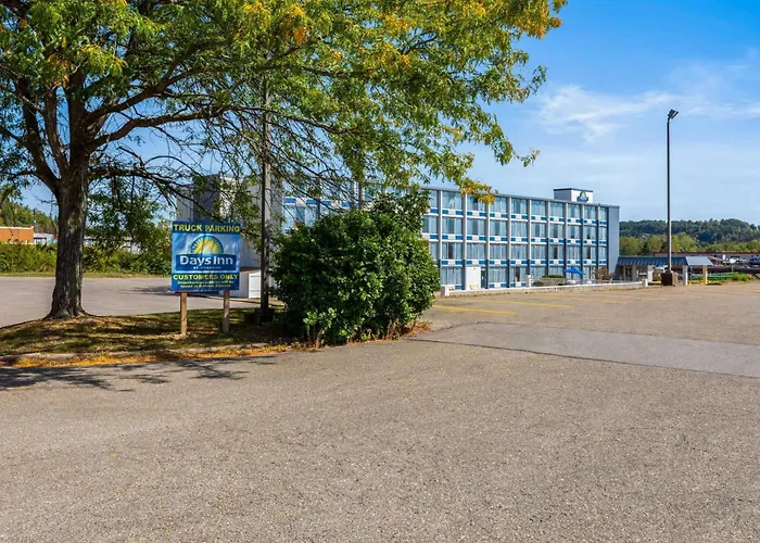 Days Inn By Wyndham Cambridge