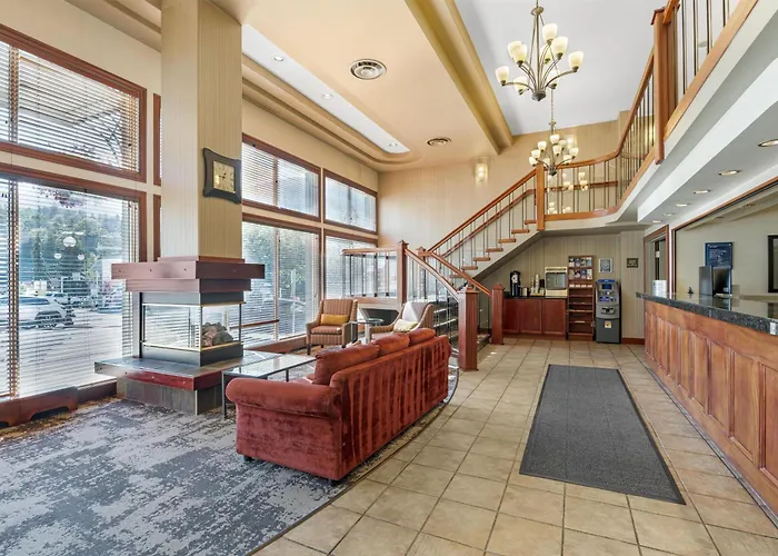Best Western Plus Baker Street Inn&Convention Center