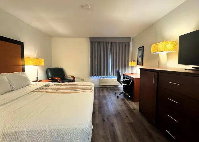 Baymont By Wyndham Meridian
