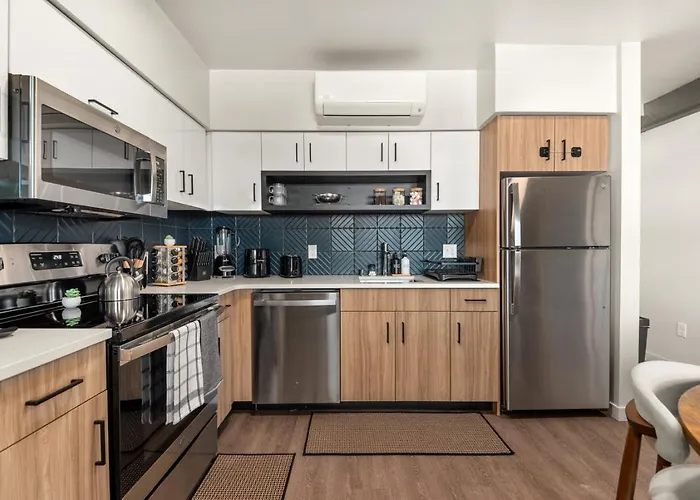 2Br Apartment In Dt With Parking