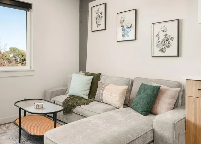 Downtown 2Br 1Bath With Parking