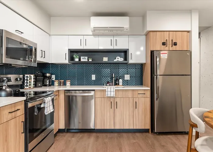 2 Bedroom 2 Bath Downtown