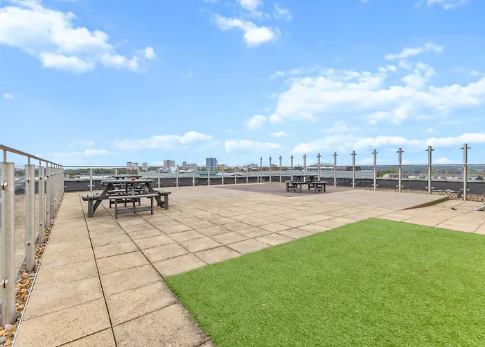 Modern 2Br Urban Nest In Salford, Manchester For 4