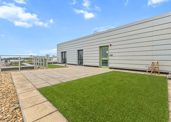 Modern 2Br Urban Nest In Salford, Manchester For 4