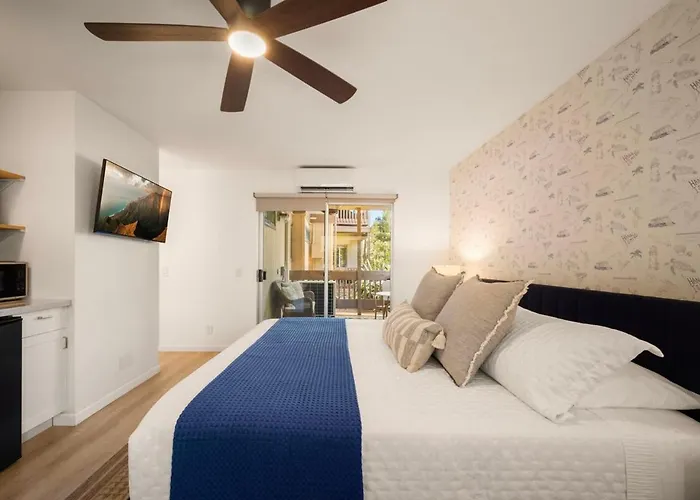 Modern Studio, Ac, King Bed, Private Lanai